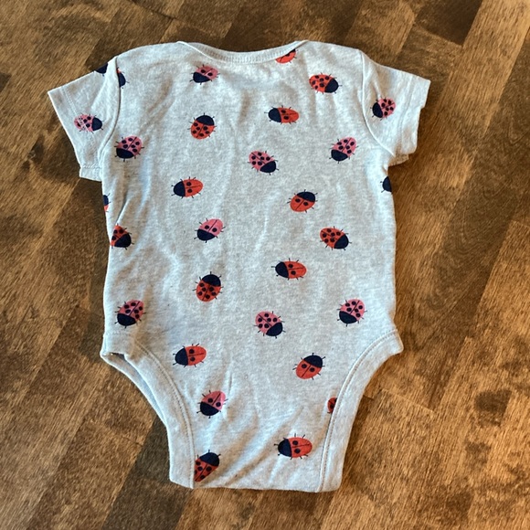 NEW Old Navy Baby Hearts & Lady Bug Onesie bundle 3-6 Months - Picture 11 of 15